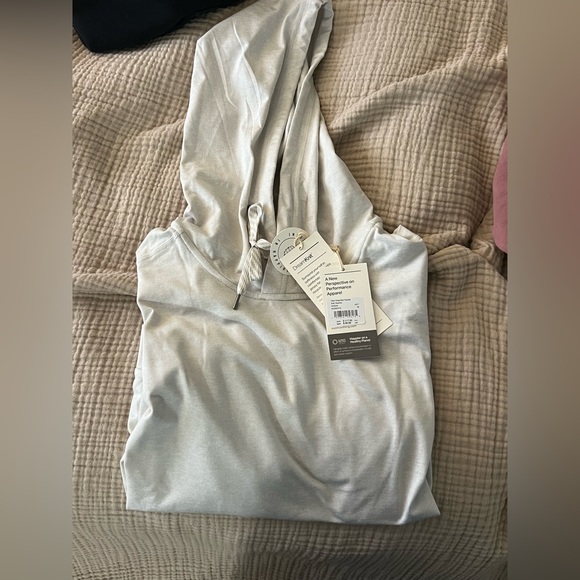 Vuori Women’s Halo Essential Hoodie Size M - Picture 2 of 4